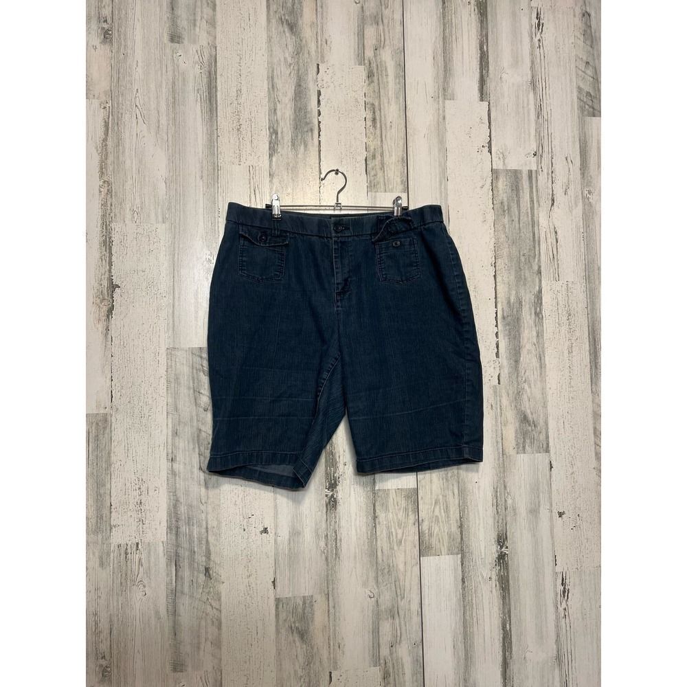 Woman shorts 
